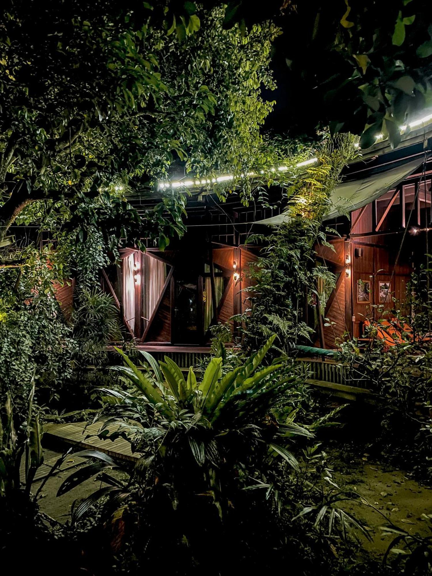 Bukit Raya Guesthouse ปาลังการายา ภายนอก รูปภาพ